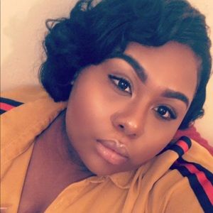 Meet your Posher, Briana